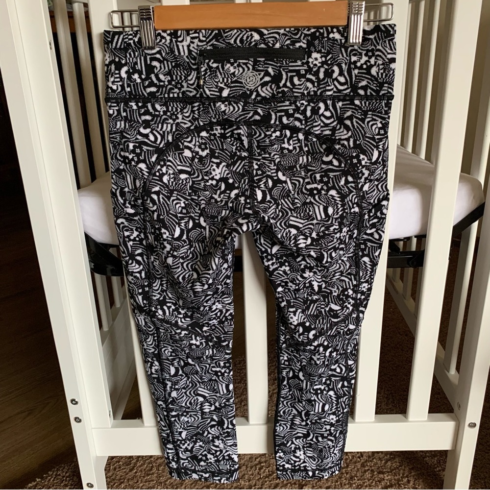 Lululemon Speed Tight Cropped Capri Leggings Seawheeze 6